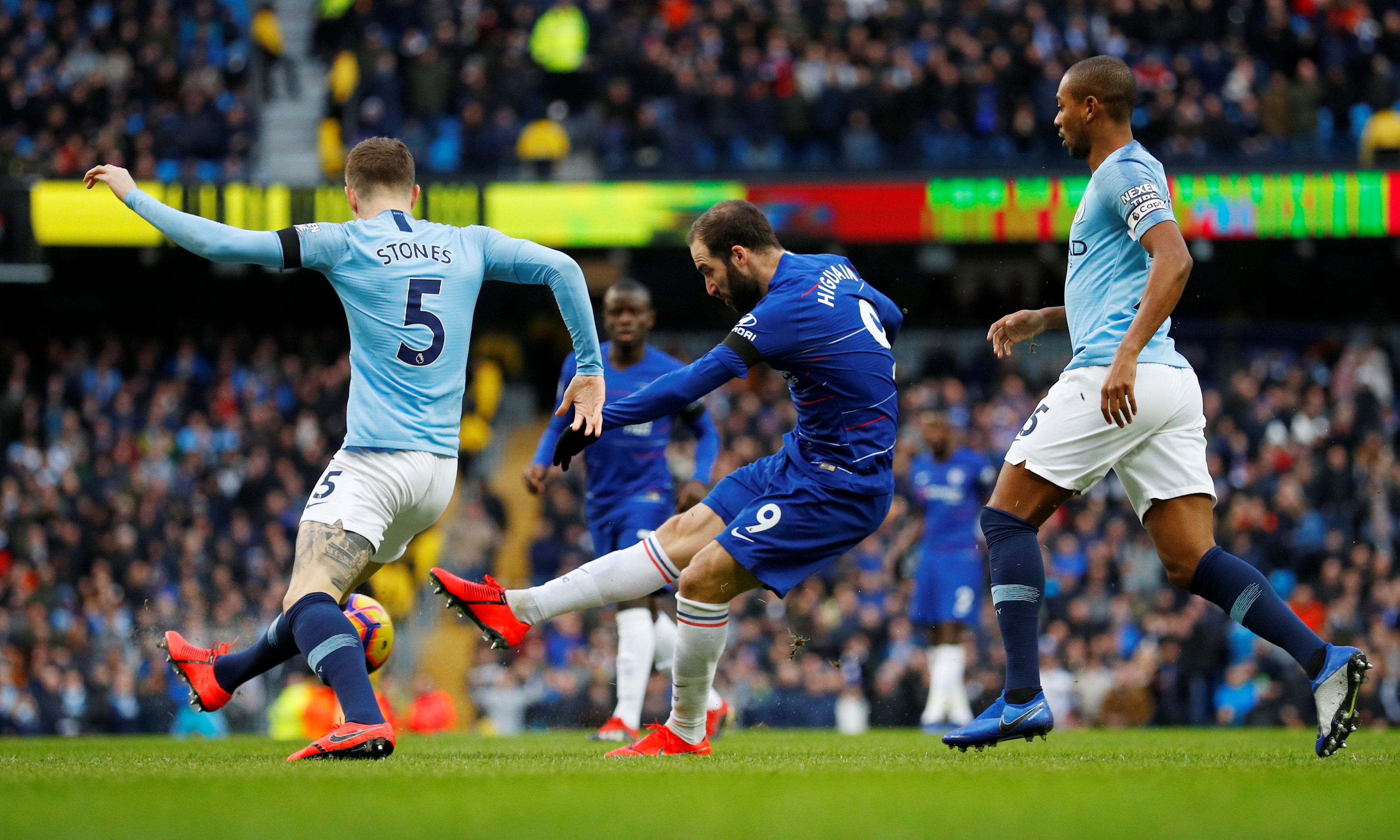 奥斯卡、约尼查助阵，怒放竞技场3V3街头足球赛玉溪站落幕