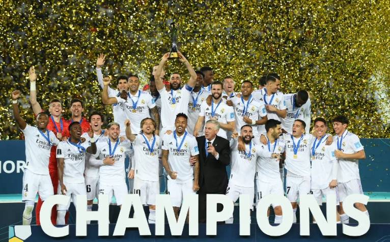 中国球员留洋要分几步走？看看日本足球的“参考答案”（中国球员留洋如何分步推进？日本足球的经验可供借鉴）