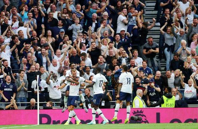 英超第13轮切尔西对阵阿森纳，双方均状态出色，争夺争冠席位，赛果待定。（英超第13轮：切尔西迎战阿森纳，双方状态正佳，力争跻身争冠行列，胜负未明）