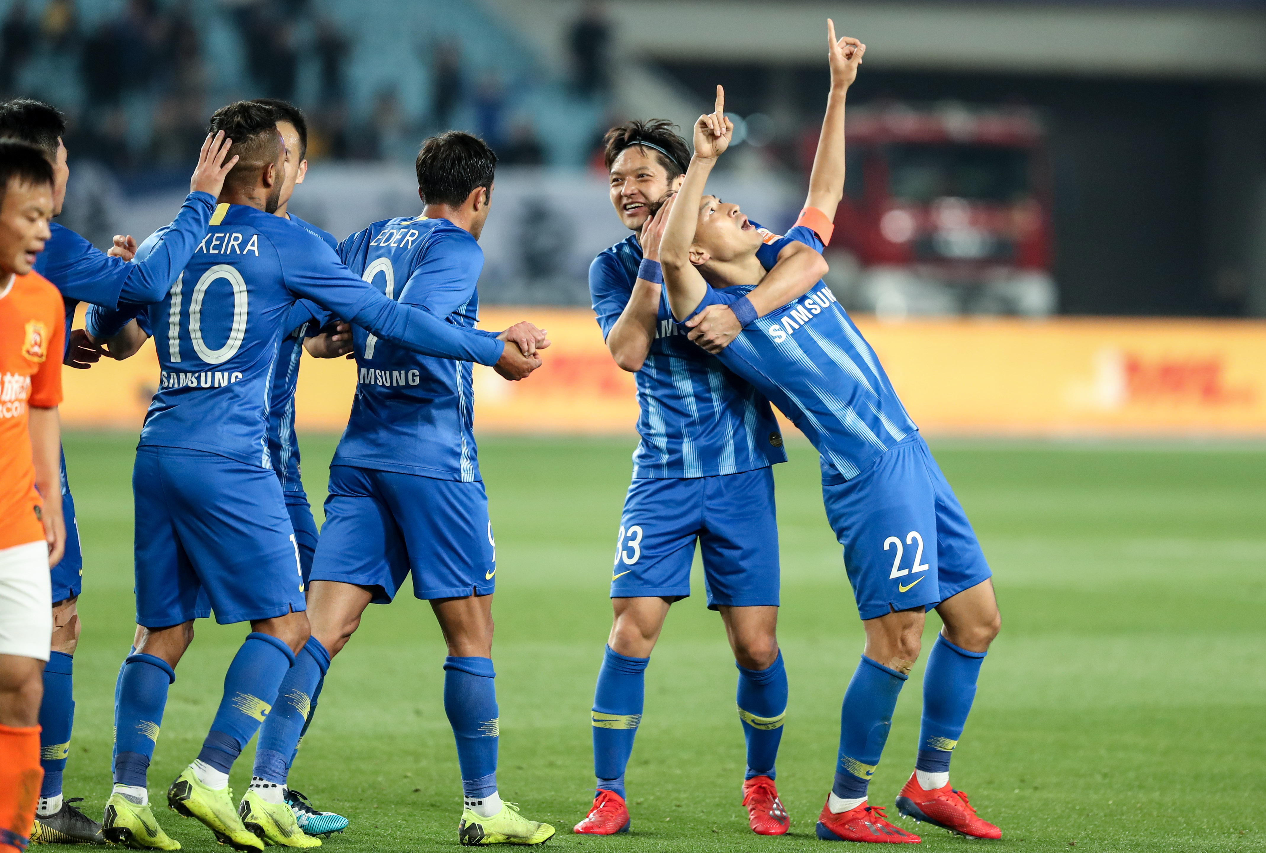 乔治复出后快船强势反弹