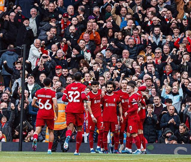 2025年12月2日，湖人 vs 太阳，湖人背靠背迎战太阳，双方实力悬殊，湖人状态火热，太阳面临两连败困境。