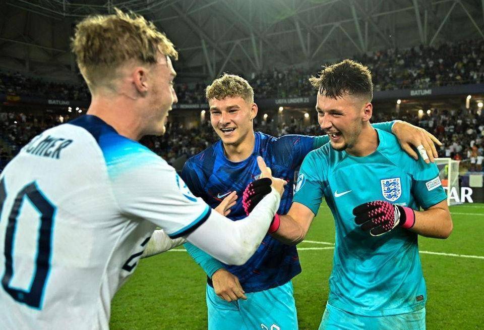 法媒：姆巴佩向巴黎索赔2.4亿欧，大巴黎反诉要求赔1.4亿（法媒称：姆巴佩向巴黎追偿2.4亿欧元，巴黎圣日耳曼反诉索要1.4亿）