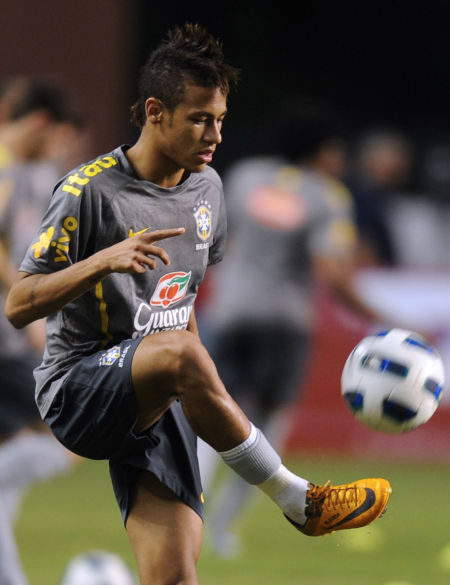 邮报：欧战扩军+足总杯全部安排在周末，使得英超取消节礼日比赛（邮报：因欧战扩军且足总杯改至周末，英超将取消节礼日比赛）