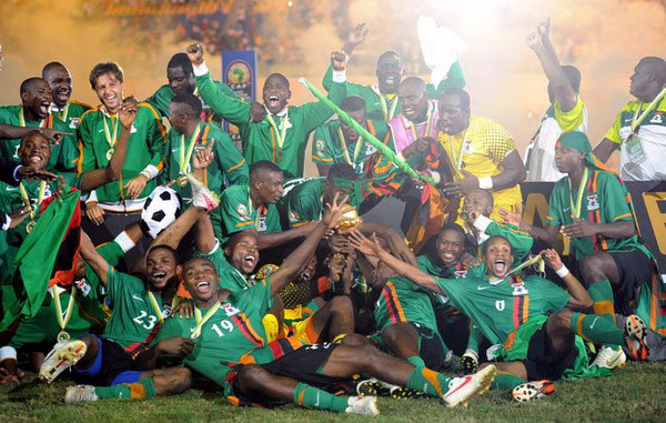 媒体人热议汪士钦染红：估计又得被网暴了，完全不像职业球员（媒体人评汪士钦红牌：恐再陷舆论风波，表现不够职业）