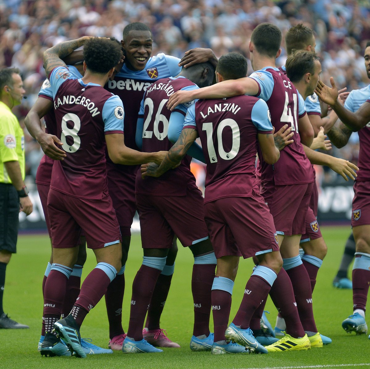 荷兰队官方：小克鲁伊维特因伤离开国家队（荷兰队官宣：小克鲁伊维特因伤退出国家队）